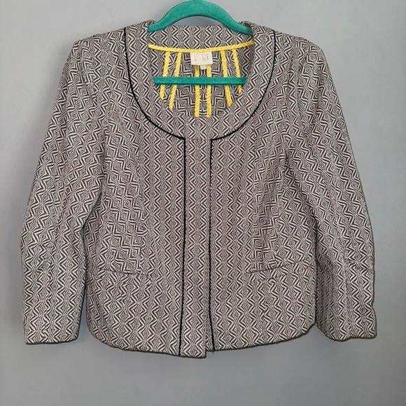 Anthropologie Jackets & Blazers - EUC Anthropologie Coquille Eyes For You Geometric Print Crop Blazer Size 6